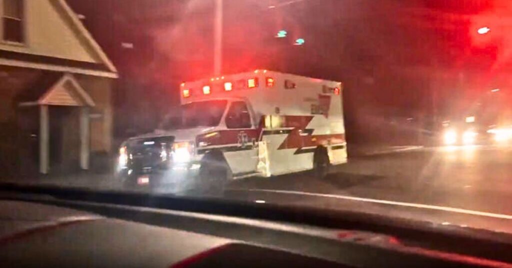 A shooting near the Christmas tree lighting ceremony injured 4 people. @RobinKanady/X: On November 21, 2025, at a Christmas tree lighting ceremony in Concord, North Carolina, first responders rush to the site of a shooting.